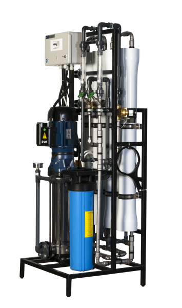 AWT ROB-350 (2/4040) - установка обратного осмоса на солоноватую воду с насосом